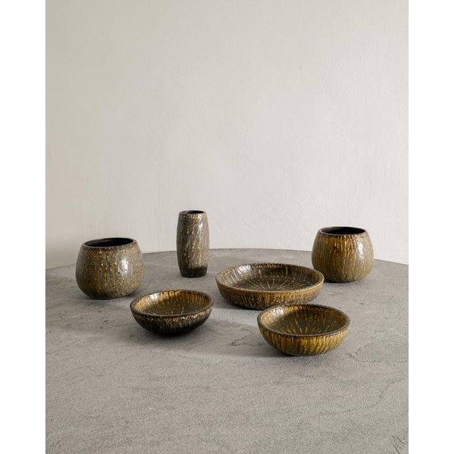 Mid-Century Swedish Stoneware Rubus Bowls by Gunnar Nylund for Rörstrand, 1950s, Set of 2 For Sale - Image 3 of 5