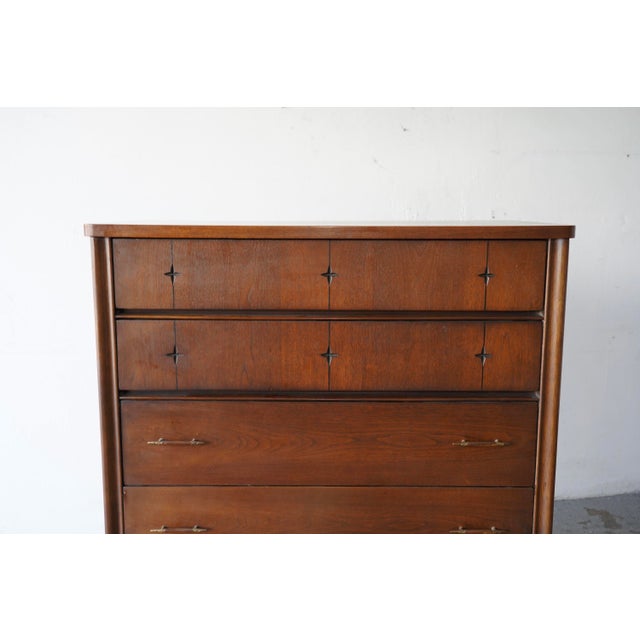 1960s Broyhill Saga Mid-Century Walnut Highboy Dresser For Sale - Image 5 of 11