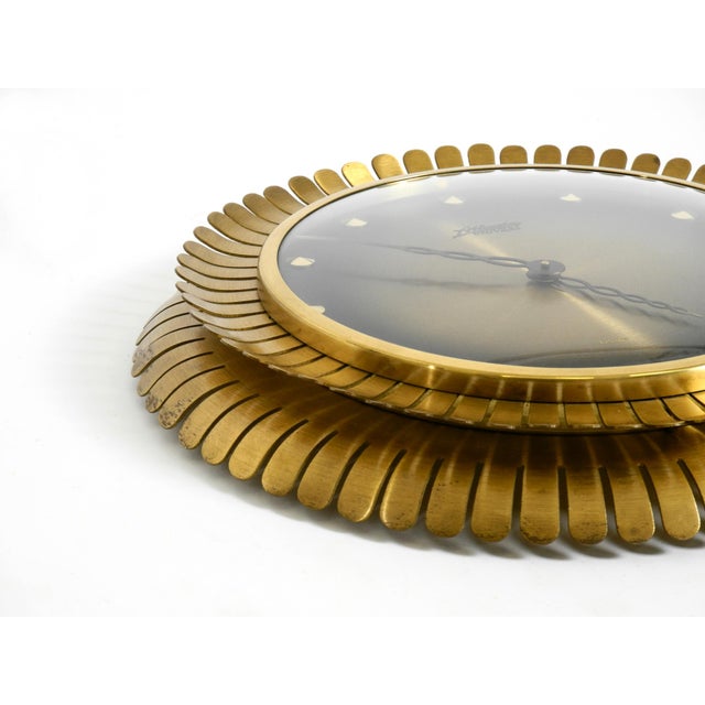 Metal Mid-Century Sunburst Atlanta Universe Wall Clock in Brass with Mechanical Seven-Day Movement, 1950s For Sale - Image 7 of 18