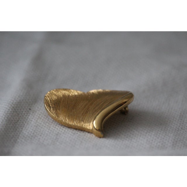 Mid-Century Modern Gold Heart Brooch Pin, 1990s For Sale - Image 3 of 7