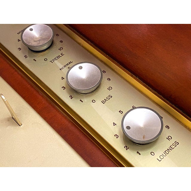 Mid-Century Modern Mid 20th Century Rca Victor Record Player For Sale - Image 3 of 11