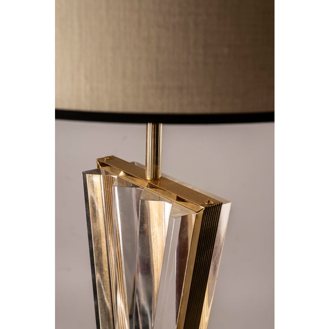Hollywood Regency Table Lamp in Brass and Acrylic, 1970s For Sale - Image 9 of 13