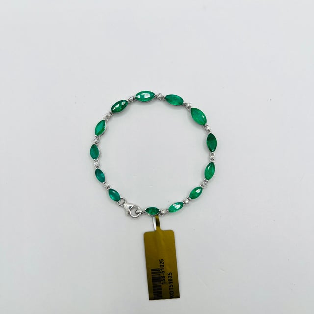 Emerald Marquise and Round Diamond Bracelet in 18k White Gold For Sale - Image 4 of 6