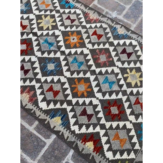 2020s Boho Chic Kilim Hand-Woven Wool Rug 3.1' X 5' For Sale - Image 5 of 7