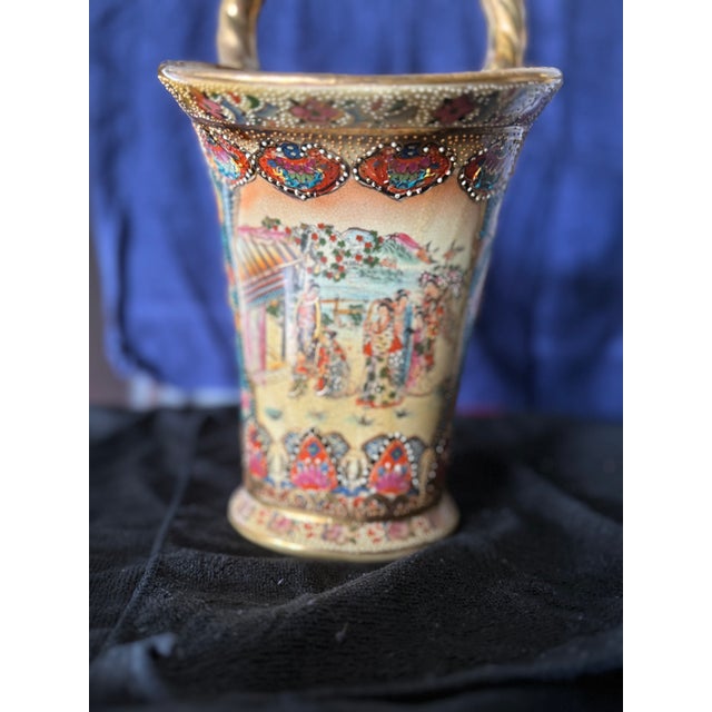 Antique Chinese Rose Medallion Porcelain Basket Vase With Gilt Handle For Sale - Image 4 of 8