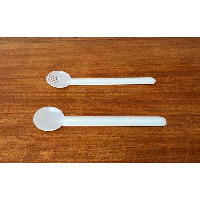 Plastic Postmodern Minimalist Swiss Salad Servers, Set of 2 For Sale - Image 7 of 13