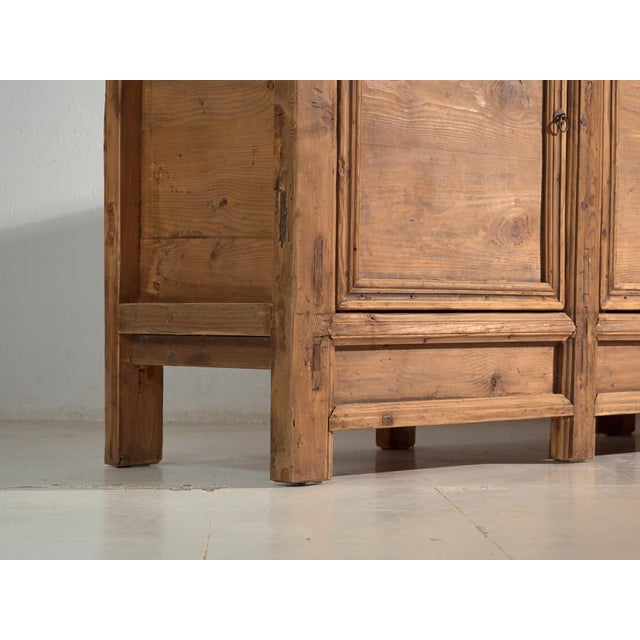 Antique sideboard (c.1900) Dimensions: Width: 211 cm Depth: 48 cm Height: 93 cm Style: Qing Materials and techniques: Elm...