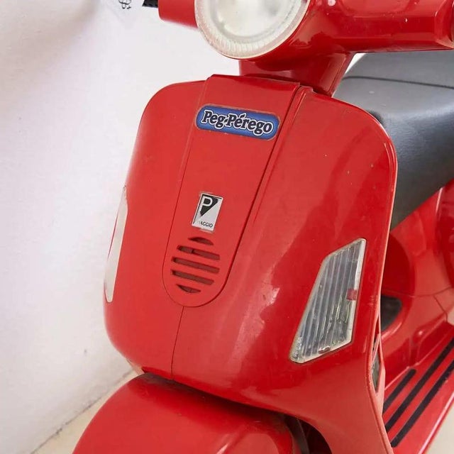 Red Collectible from Vespa, Italy, 1980s For Sale - Image 4 of 7