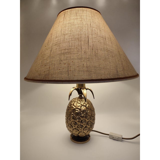 Hollywood Regency Pineapple Table Lamp in Brass with Linen Shades from Maison Le Dauphin, France, 1970s For Sale - Image 14 of 18