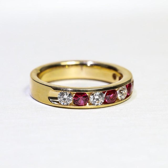 Contemporary Late 20th Century 18k Ruby & DIamond Band, Size 5 For Sale - Image 3 of 4