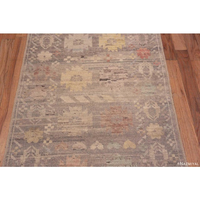 2020s Tribal Geometric Grey Background Rustic Pattern Modern Hallway Runner Abrash Rug For Sale - Image 5 of 9