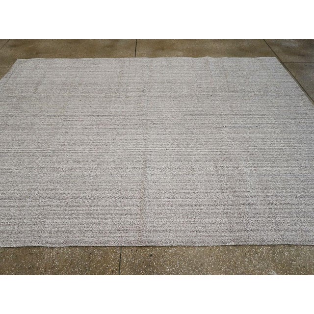 Galerie Shabab Collection Mid-20th Century Turkish Flatweave Kilim Accent Carpet For Sale - Image 4 of 8