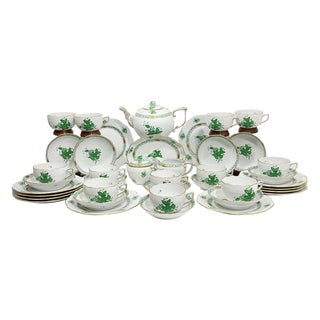 Chinese Bouquet Apponyi Green Porcelain Tea Set for 12 Persons from Herend Hungary, Set of 40 For Sale