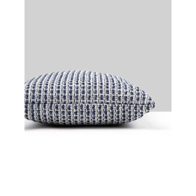 Performance fabric never looked chicer with our Heatherton woven. Featuring 14 fashionable colorways in recycled acrylic...