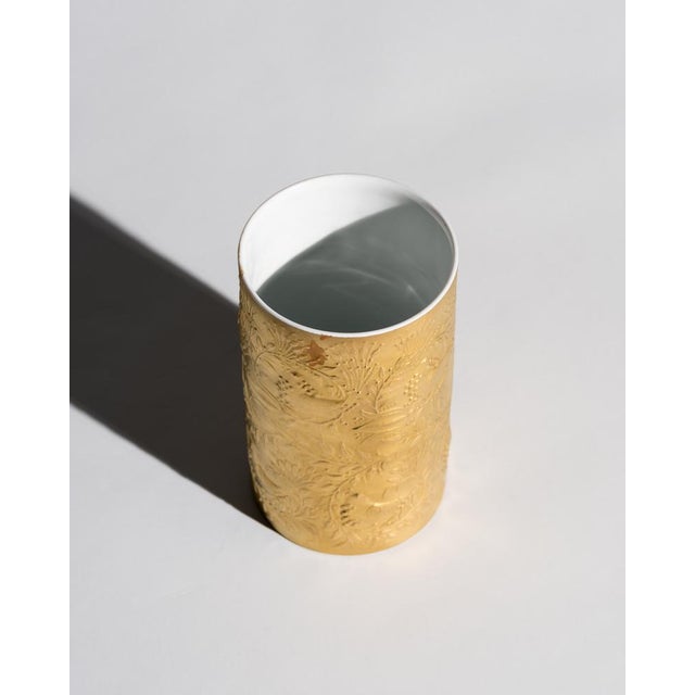 1990s Sculptural Golden Magic Flute Vase in Porcelain by Bjørn Wiinblad for Rosenthal Studio-Line, 1992 For Sale - Image 5 of 7
