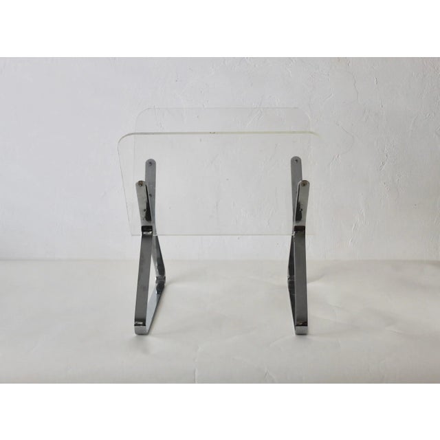 1970s Vintage 1970s Milo Baughman Style Lucite Chrome V-Shape Magazine Rack For Sale - Image 5 of 12