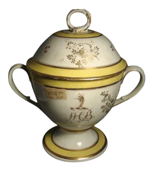 Early 19th Century English George III Chamberlains Worcester Yellow Ground Handled Trophy Urn or Vase Cup & Cover