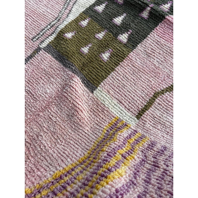 Bauhaus Moroccan Boujad Berber Rug in Pink Wool, 1990 For Sale - Image 3 of 12
