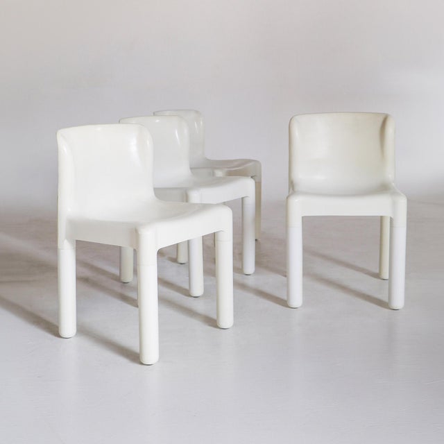Kartell 1970s Model 4875 White Plastic Chair by Carlo Bartolli for Kartell For Sale - Image 4 of 16