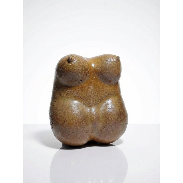 Large Sculptural Venus in Sandstone, 1990s For Sale - Image 16 of 16