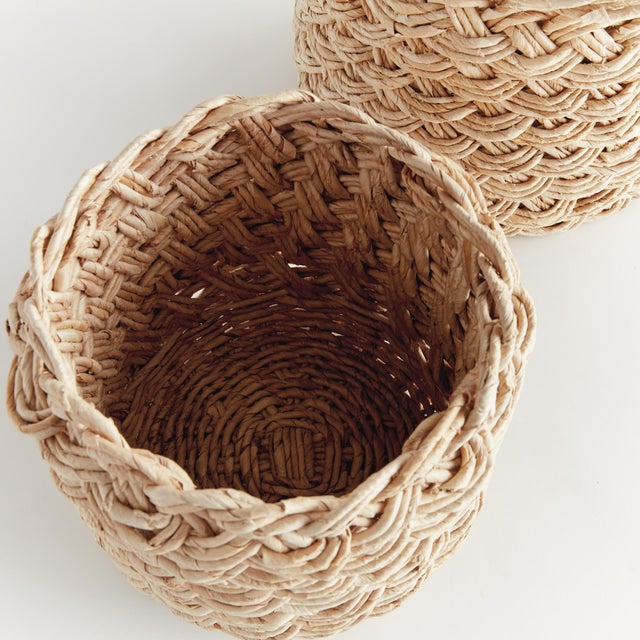 A species of banana, abaca is an upcycled, sustainable material. A very durable fiber, semi-bleached and varying in color,...