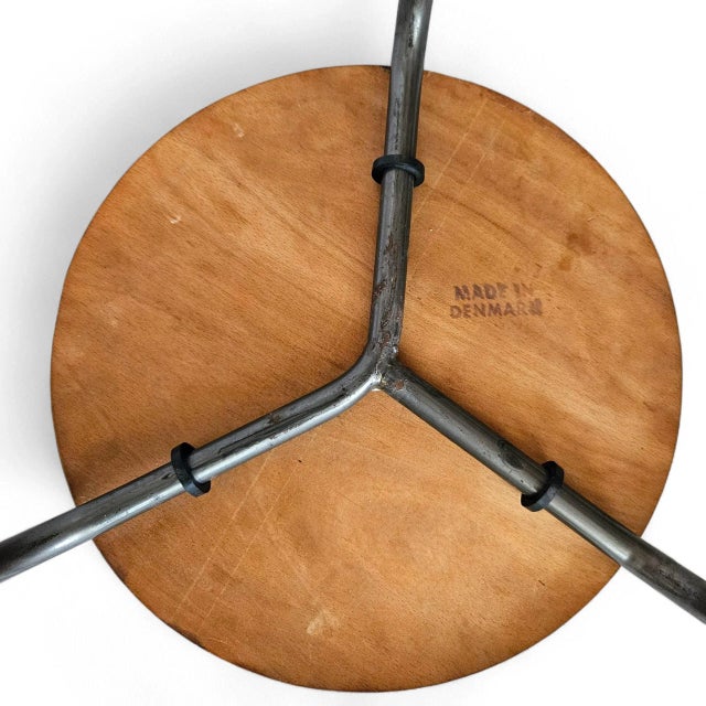 Arne Jacobsen “Dot” Stools — First‑Run 1950s Teak + Steel — Set of 3 by Fritz Hansen For Sale - Image 17 of 18