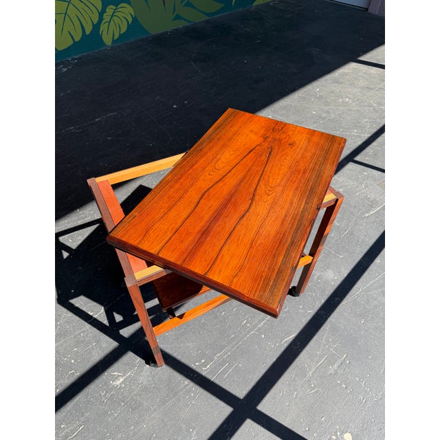 Mid-Century Modern 1960s Danish Modern Rosewood Flip Top Expandable Bar Cart For Sale - Image 3 of 12