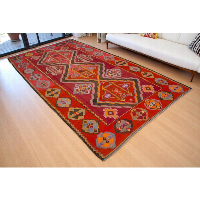 1980s Vintage Handmade Rug Organic Wool Turkish Kilim Oversize Area Rug - 6′8″ X 12′4″ For Sale - Image 4 of 15
