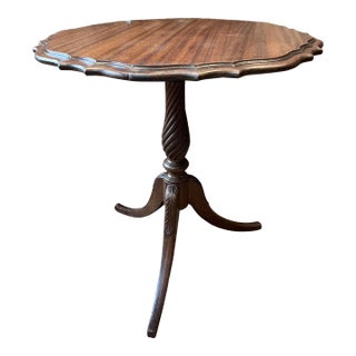 Vintage 1940s Piecrust Table For Sale