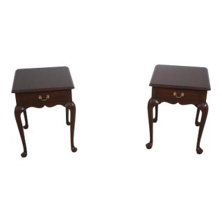 Pair of Henkel Harris Cherry Queen Anne 1 Drawer Lamp Tables For Sale