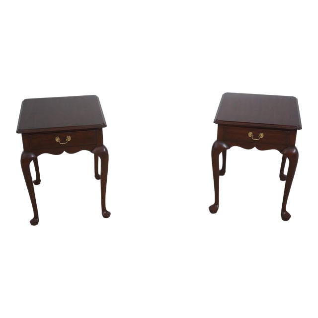 Pair of Henkel Harris Cherry Queen Anne 1 Drawer Lamp Tables For Sale