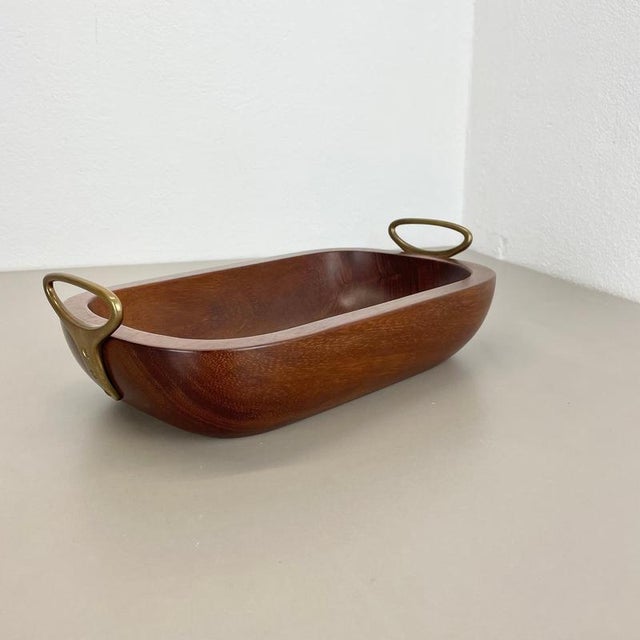 Brutalist Large Brutalist Teak Bowl with Brass Handles attributed to Carl Auböck, Austria, 1950s For Sale - Image 3 of 18