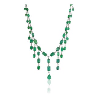 18k White Gold 22.17ct Natural Emerald Chandelier Vintage Necklace With Diamonds For Sale