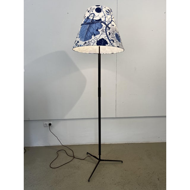 An absolute design classic – a true gem! This is the Helios floor lamp, model 2035, by J. T. Kalmar. It features a...