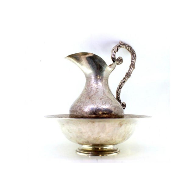 Metal Lavender and Silver Gum with Engraved Garlands and a Handle Embossed with Acanthus Leaves For Sale - Image 7 of 9