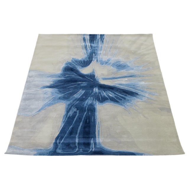 Abstract Modern Abstract "Blue Splash" Hand-Tufted Wool & Viscose Area Rug – Grey & Navy For Sale - Image 3 of 10