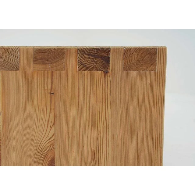 Swedish Bench in Pine attributed to Roland Wilhelmsson, 1971 For Sale - Image 6 of 8