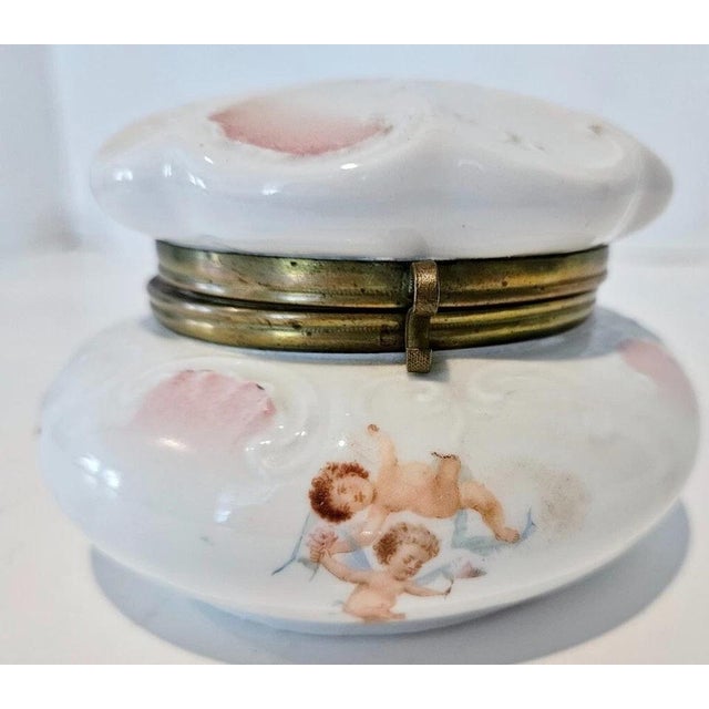 1970s Antique Victoria Austria Vanity Powder Trinket Box Cherubs Hinged 4.25" Vintag For Sale - Image 5 of 5