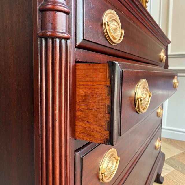 1960s 1960s Traditional Federal Revival Ribbon Mahogany Dresser | Entryway Piece For Sale - Image 5 of 11