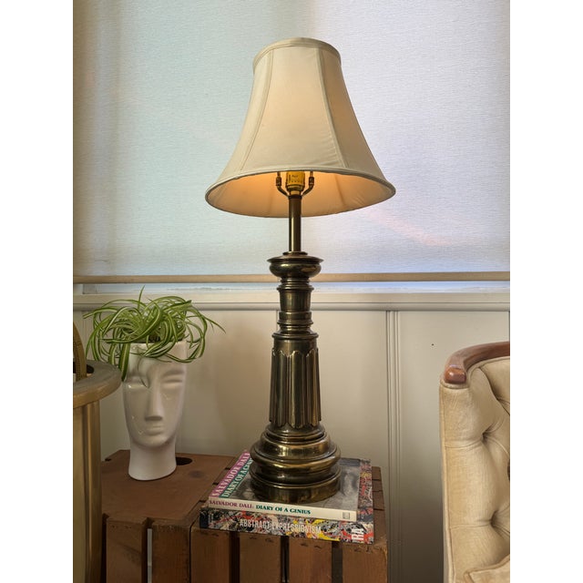 Hollywood Regency Pair of Vintage Stiffel Solid Brass Hollywood Regency Table Lamps – Paneled Pedestal Baluster Form, 26” Tall For Sale - Image 3 of 10