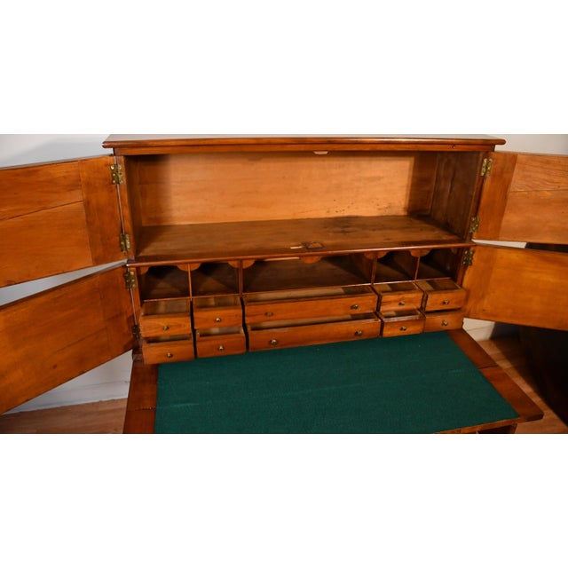 19th American Federal Mable Wood Secretary Desk With Bookcase Top c.1870 For Sale - Image 16 of 18