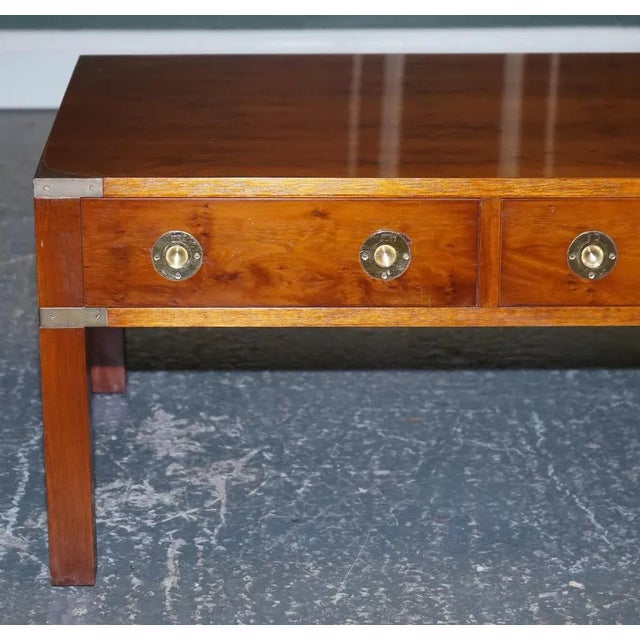 Military Campaign 3-Drawer Coffee Table in Burr Yew Wood, Elm and Brass, 1950s For Sale - Image 11 of 14