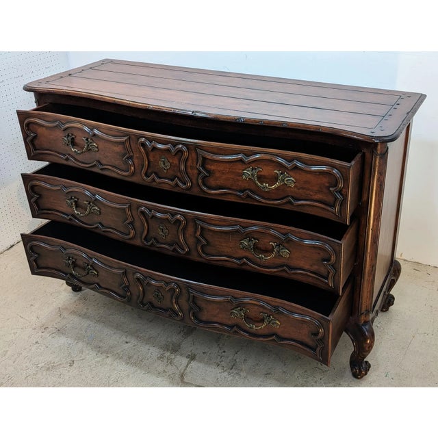 Traditional Late 20th Century John Richards 3 Draw Dresser For Sale - Image 3 of 10
