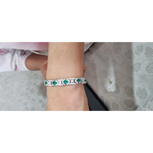 Early 21st Century Natural Zambian Emerald Tennis Bracelet with Diamonds and 18k Gold For Sale - Image 5 of 18