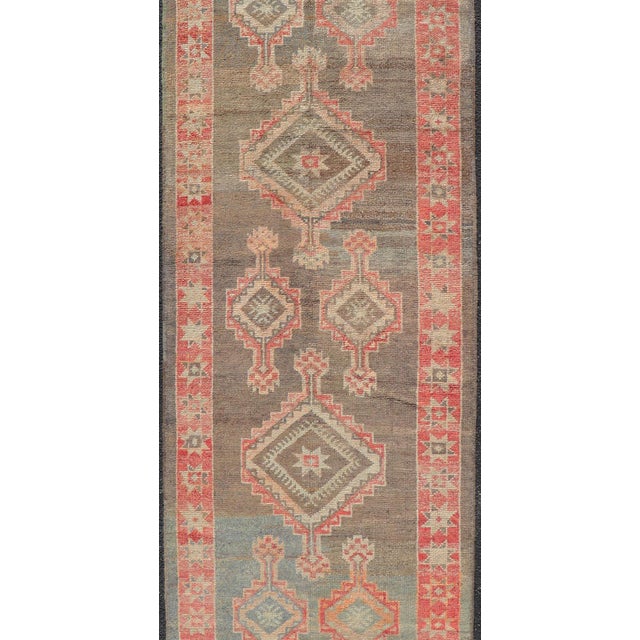 Turkish Oushak Runner With Coral Red and Taupe Geometric Medallion Design For Sale In Atlanta - Image 6 of 12