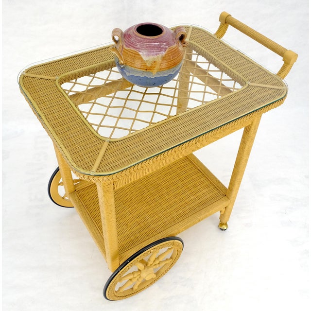 Mint c1960s Mid Century Modern Blond Wicker Serving Table Bar Cart For Sale - Image 11 of 15