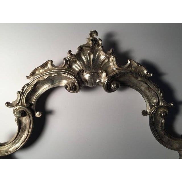 Hollywood Regency large Italian Rococo table mirror in silver metal A vintage piece probably dating to the 1920s-1950s....
