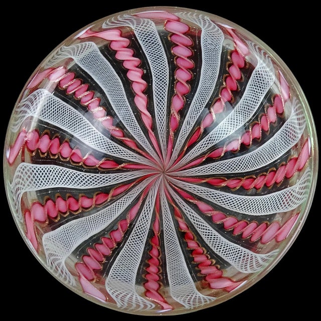 Mid-Century Modern Fratelli Toso Murano Vintage Pink White Copper Aventurine Twisting Ribbons Italian Art Glass Bowl For Sale - Image 3 of 6
