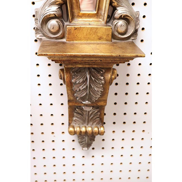 1980s Hollywood Regency Bassett Mirror Company Gold & Silver Leaf Wall Mirrors With Display Shelves – Pair For Sale - Image 5 of 7