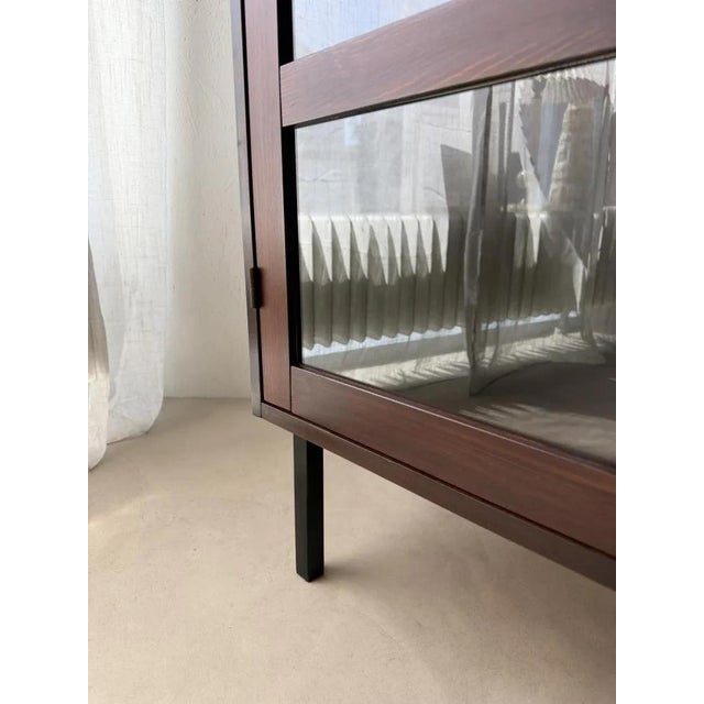 Mid-Century Display Cabinet in Dark Wood and Glass For Sale - Image 10 of 12